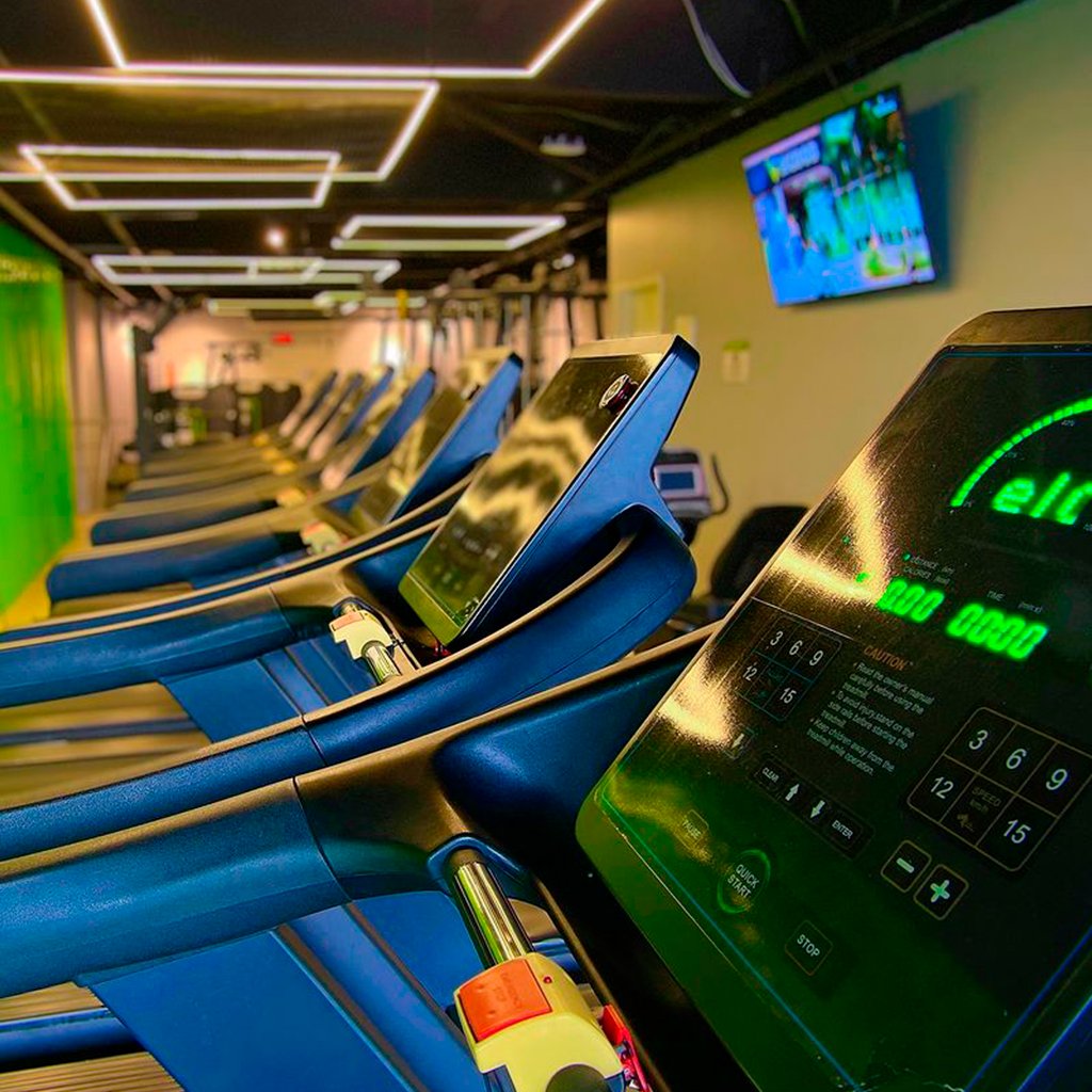 Esteiras e área de cardio